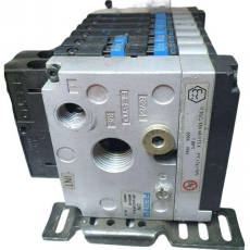 Terminal de válvulas CPV10P-14-6C-MP-R-U4MGG+UR - FESTO seminovo