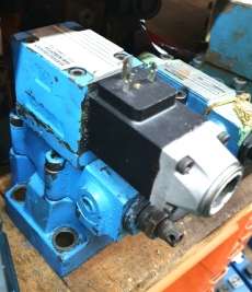 Válvula limitadora de pressão DBW10B1231/315U/6AW220-60NZ4 - REXROTH usada