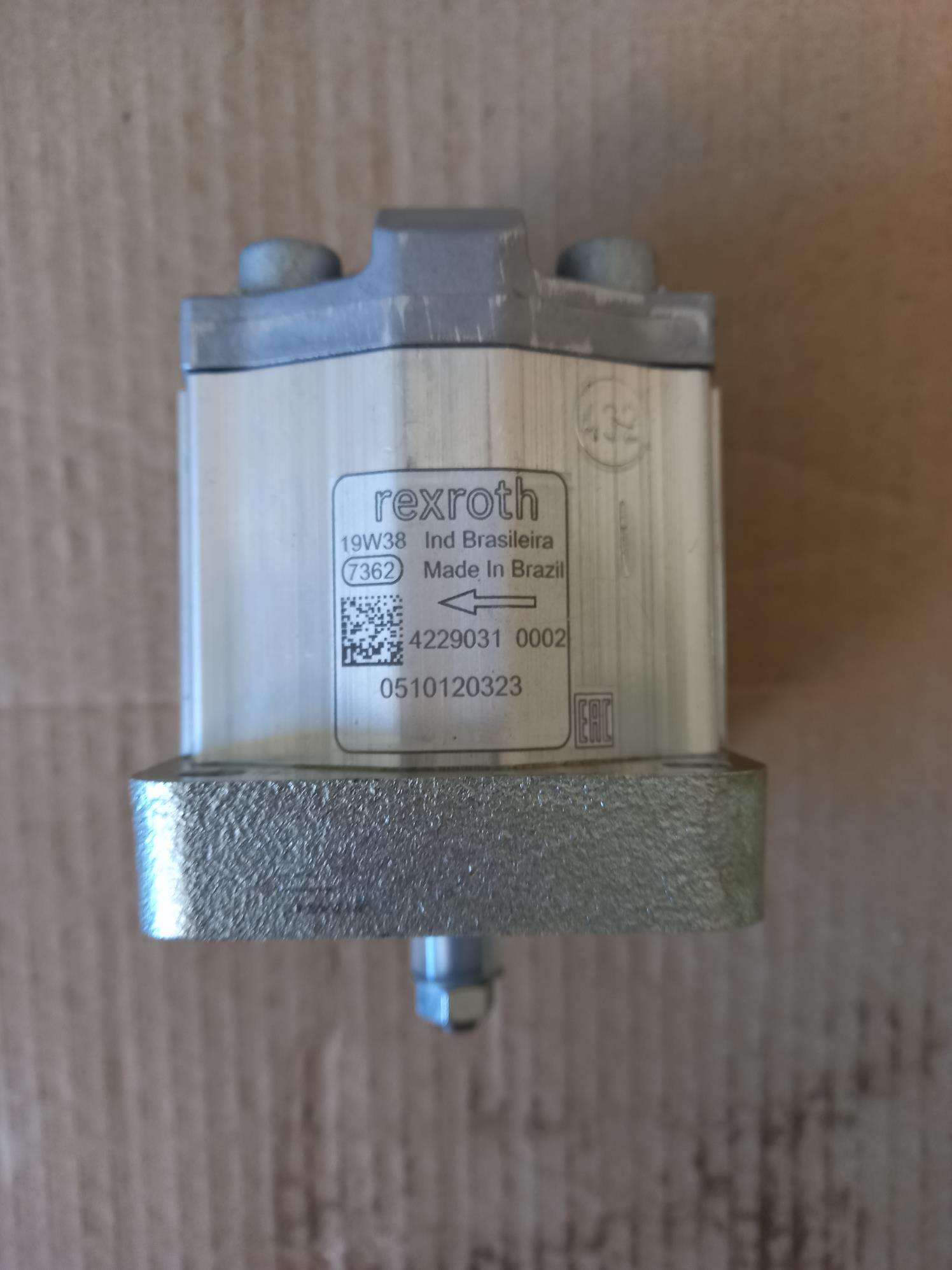 plataforma B, deslocamento fixo, pressão contínua até 220 bar, portas de linha: flange de conexão ou rosca