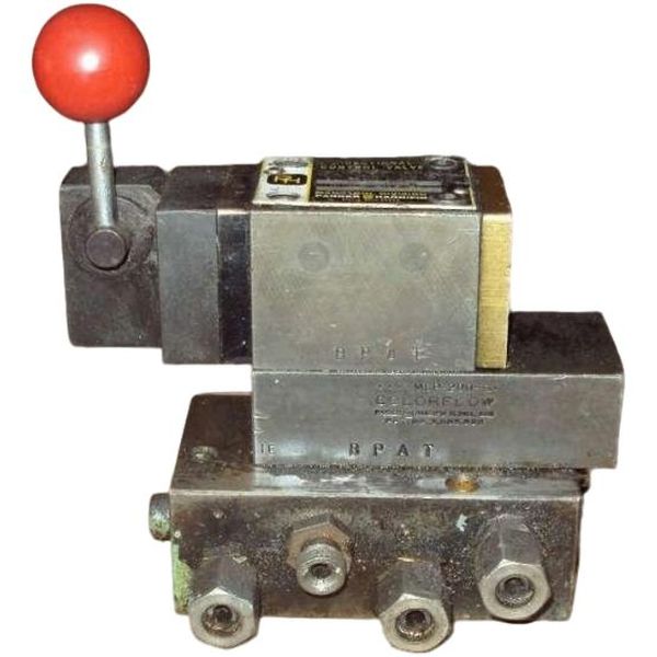 4 vias, acionamento manual, tamanho 06 (3/8)