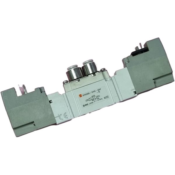 Série SY5000, modelo com corpo roscado, 2 posições duplo solenóide, tensão voltagem 24VCC, ligação elétrica com conector tipo L
