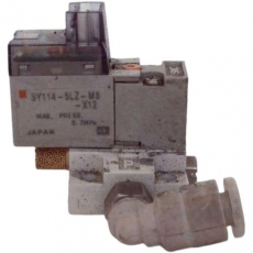 Válvula pneumática SY114-5LZ-M3-X12 - SMC usada
