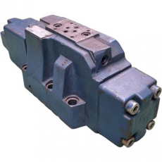 Válvula direcional proporcional 4WRZ 25 W1-325-51/6A24NEZ4/M - REXROTH usada