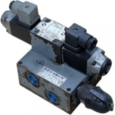 Válvula direcional REXROTH 4WE6H 51/AG 24NZ4 usada