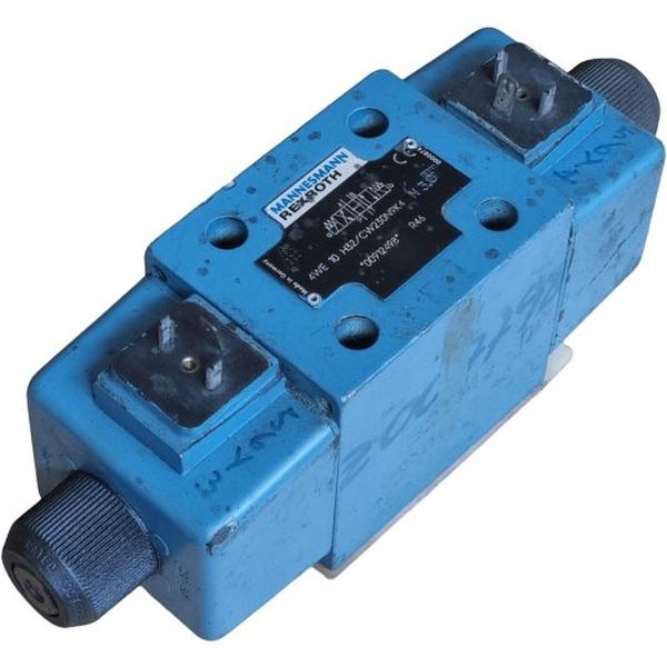 ISO 4401-05, pressão 315bar, vazão de 120L/min, tensão de 230V AC - REXROTH usada