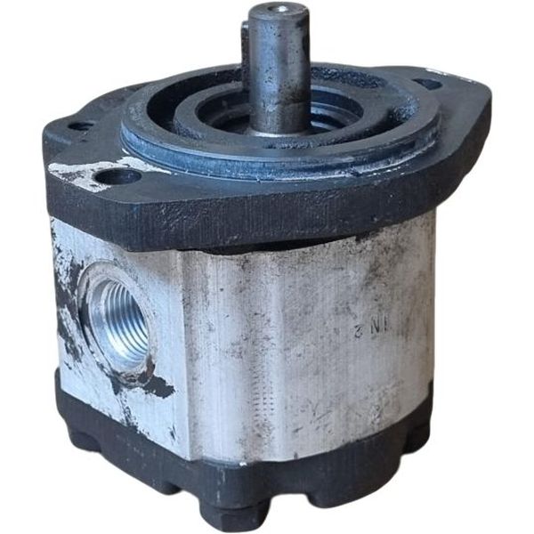Bomba de engrenagens compacta e eficiente, ideal para fornecer fluxo hidráulico contínuo em aplicações industriais e móveis - PARKER seminova