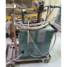 ** MÁQUINA DE SOLDA TIG 400 AMP usada