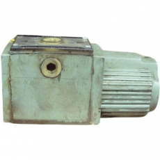 Válvula direcional YUKEN DSG032B3-RQ220-4102 usada