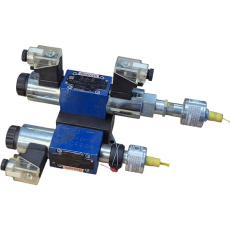 Válvulas hidráulicas 4WE6E62/EG24K4QR0G24S + 4WE6U10B62/EG24K4QM0G24- REXROTH seminovas Válvulas hidráulicas 4WE6E62/EG24K4QR0G24S + 4WE6U10B62/EG24K4QM0G24- REXROTH seminovas