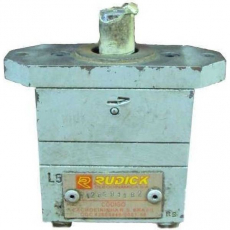 Bomba de engrenagens simples 012-B5-B11-B2 - RUDICK seminova