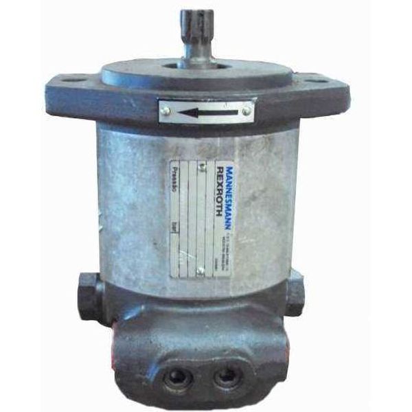 bomba de engrenamento externo, Série 22, fluxo nominal 23,4 cm3/rotação,  rotação horária, fluido óleo mineral