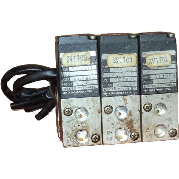 marca: Koganei <br />
modelo: SV1700 200VAC <br />
estado: 3 válvulas com bloco, usadas