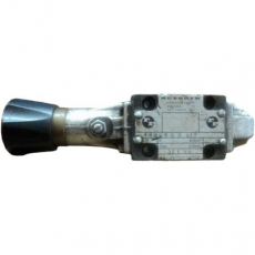 Válvula direcional manual 4WMD6C30/F - REXROTH usada
