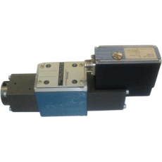 Válvula hidráulica 4WRSE10 Q00-32/G24K0/A1V-587=DE - DEMAG seminova
