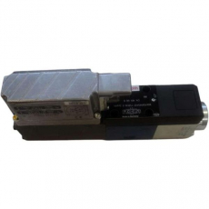 Servo válvula 4WRPE 6 W32SJ-2X/G24K0/A1M 0 811 404 143 0811404143 - REXROTH seminova