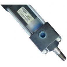 Cilindro pneumático 2106302-24X051 - WERK SCHOTT usado