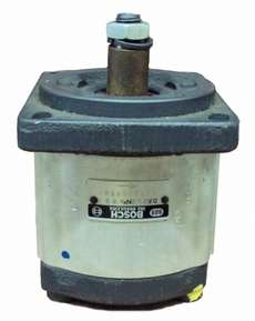 Bomba hidráulica BOSCH 9510081501 usada