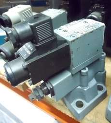 Válvula limitadora de pressão DBW10B1231315YU6AG24NZ4 - REXROTH seminova