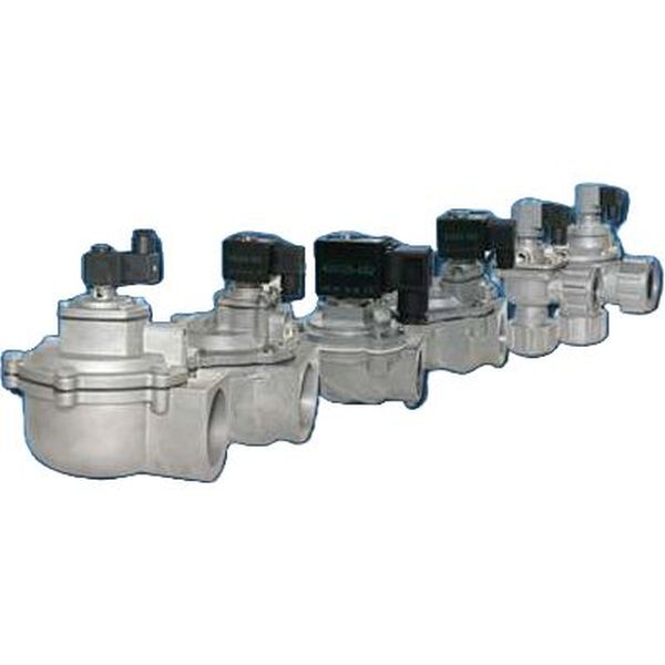 Ideais em aplicações cujas as situações necessitem grandes vazões, como na limpeza de filtros de manga. Disponíveis com roscas de 1,
1 1/2 e 2 1/2 BSP e 2 1/2 NPT e com conexão de compressão integral de 1 e 1 1/2. Os atuadores podem ser solenóide.