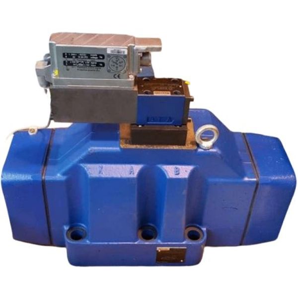 4WRPEH 6: 4 pórticos, válvula direcional, diretamente operada, fluxo nominal 4l/min, fluxo linear, tensão 24VDC.
4WRLE 35: 4 pórticos, válvula direcional, operada por piloto, feedback eletr&ocirc;nico, eletr&ocirc;nica integrada (OBE), tamanho 35, voltagem 24V