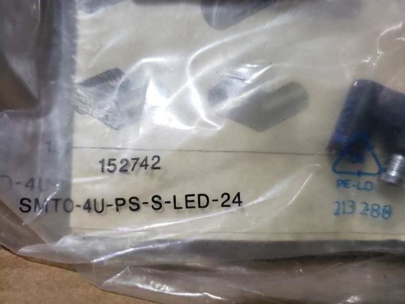 marca: FESTO <br />
modelo: SMT04UPSSLED24 152742 <br />