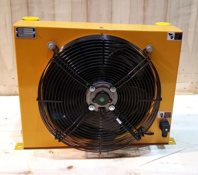 Vazão: 150 l/min Pressão de trabalho máxima: 2MPa Tensão: 220VAC (outras tensões disponíveis: 24VDC, 12VDC) Potência: 160W
