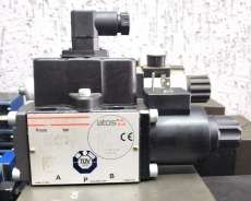 Válvula direcional DHU0677AFINC23 - ATOS seminova
